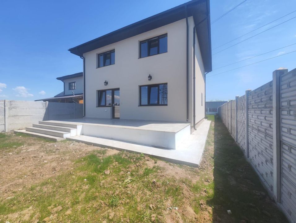 Casa 5 camere, teren 456 mp, Preajba, com. Malu Mare, zona Damila – fotografia 2 din 11