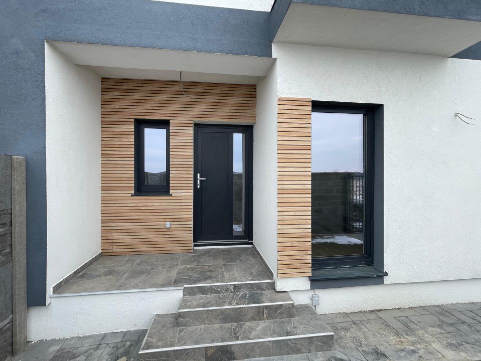 Duplex modern cu 4 camere - Mosnita Noua – fotografia 1 din 13