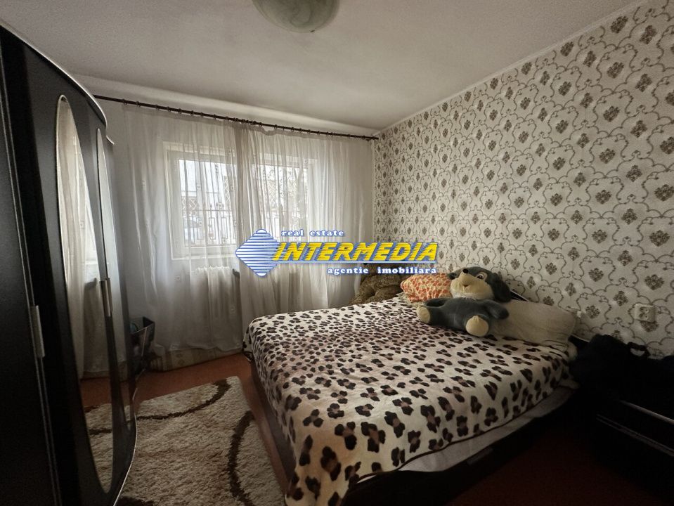Proprietate 2 case curte pavata Teren 700 mp Hotel CETATE gard utilitati – fotografia 21 din 28