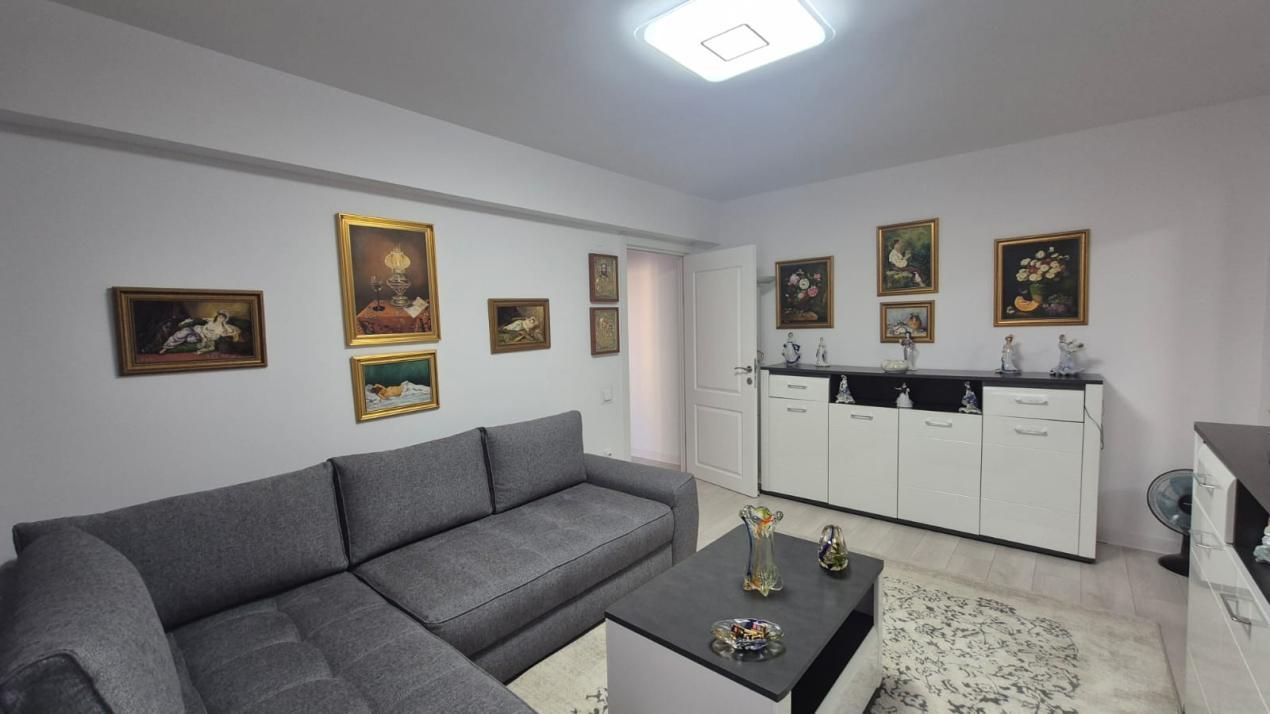 Apartament 3 camere – ultracentral Pitești | renovat complet | parcare inclusa – fotografia 2 din 14