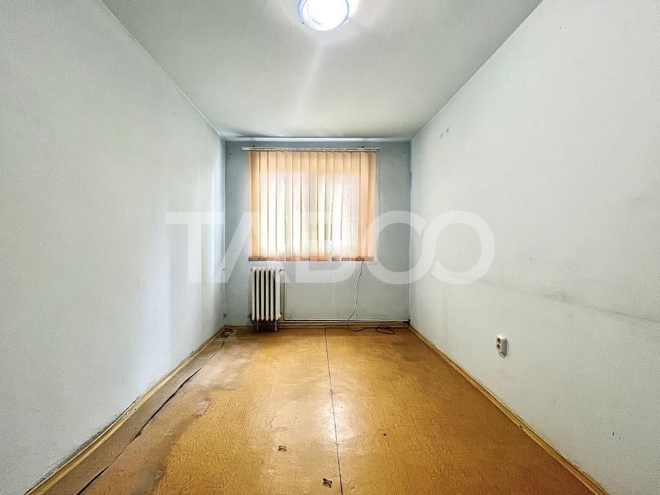 Apartament cu 4 camere de vanzare cu lift etaj intermediar in Manastur – fotografia 9 din 12