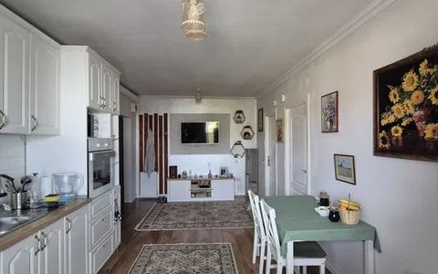 Apartament 3 camere | etaj 1 | parcare | zona Florilor