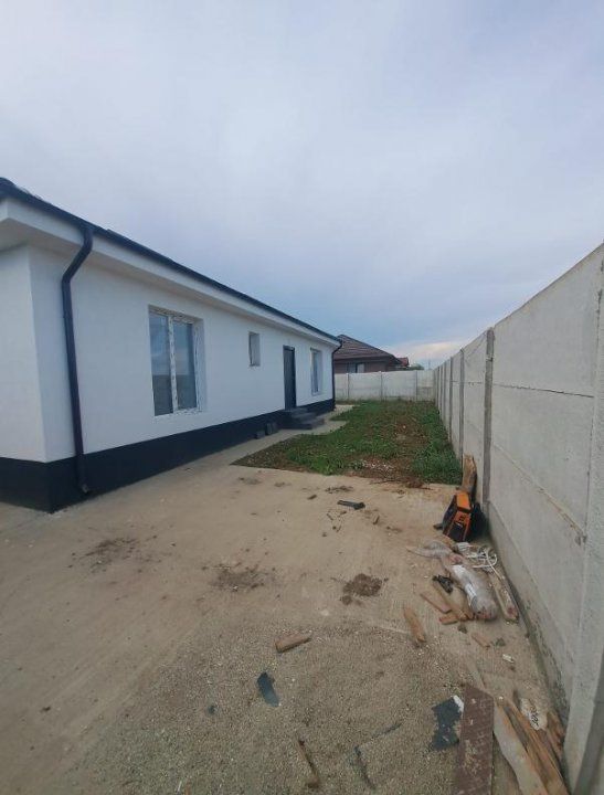 Casa spatioasa,bine compartimentata,ideala pentru familie! Varteju-Magurele – fotografia 2 din 15