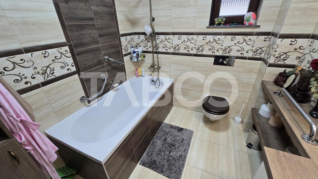 Casa individuala cu 10 camere de vanzare in zona Lupeni Sibiu – fotografia 10 din 27
