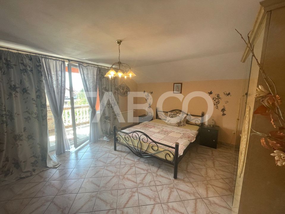 Casa deosebita  de vanzare 453 mp utili si curte 528 mp in Avrig – fotografia 30 din 32
