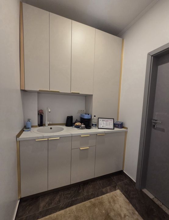 STUDIO | PENINSULA | AFACERE LA CHEIE – fotografia 5 din 8