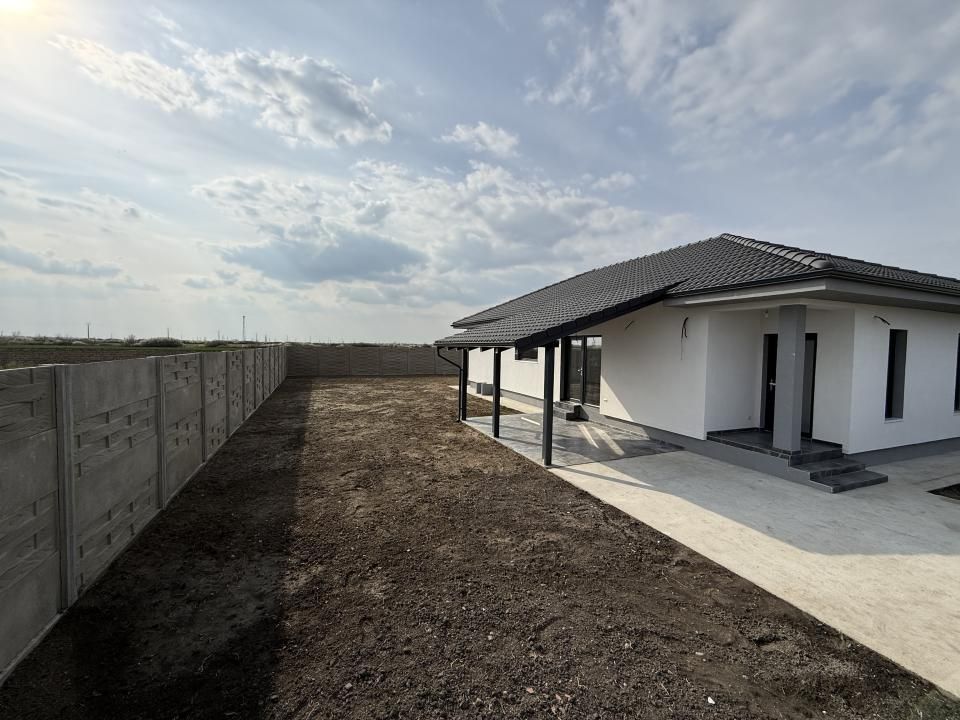 Casa individuala, 4 camere, 105 utili, 580 teren- Sanmihaiu Roman 0% – fotografia 9 din 27