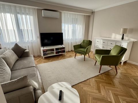 Apart. 4 camere, mobilat și utilat, central, Bloc Stea cu vedere spre Primărie – fotografia 12 din 32