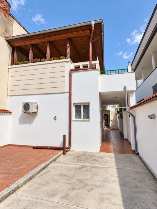 Casă tip duplex cu terasă și curte proprie – Gheorghe Țițeica – fotografia 1 din 18