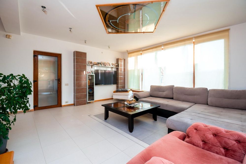 VILĂ EXCLUSIVISTĂ ÎN MĂNĂȘTUR CU GARAJ | 330 MP UTILI S+P+E | 800 MP TEREN – fotografia 5 din 8