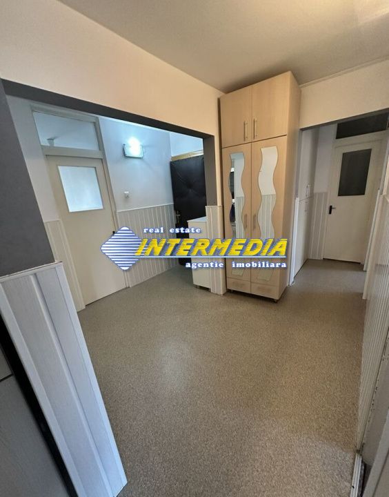 De Vanzare Apartament 4 camere decomandat 83 mp etaj 1 finisat complet – fotografia 2 din 14