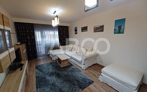 Apartament spatios cu 3 camere si 2 bai plus balcon in zona Central