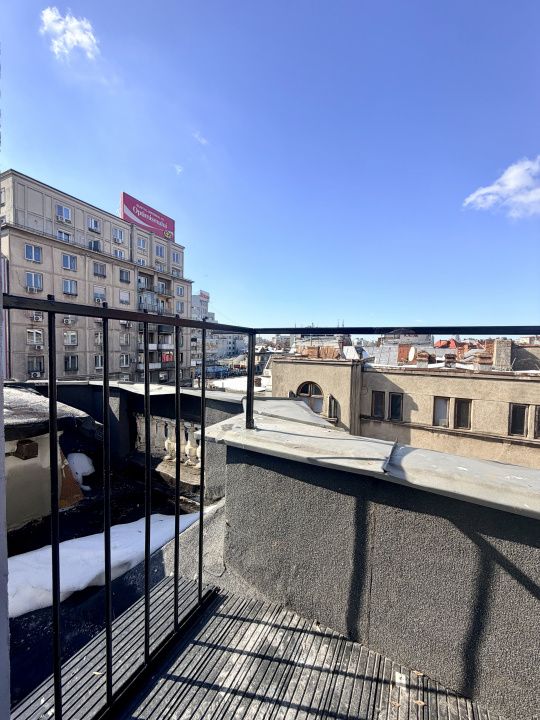Spatiu pretabul birouri, Salon, Studio in  Mansarda Piata Romana – fotografia 10 din 11