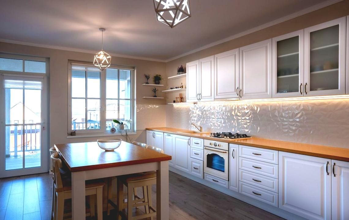 Casă individuală mobilată | 303 mp utili | Teren 870 mp | Sălicea - intrare – fotografia 7 din 14