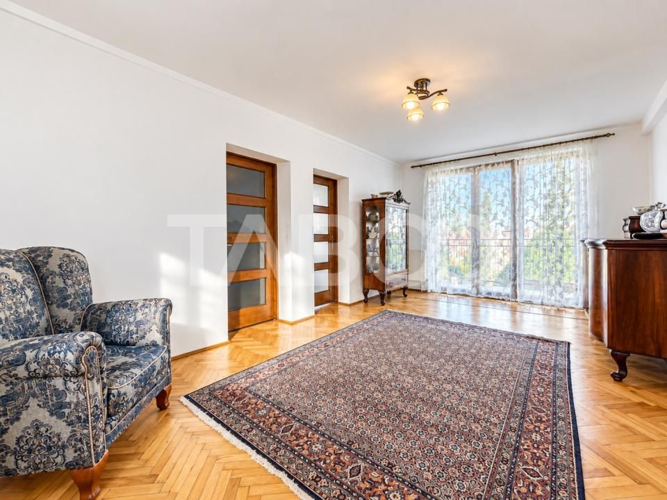 Apartament de vanzare in zona centrala Piata Cipariu cu 3 camere – fotografia 1 din 7