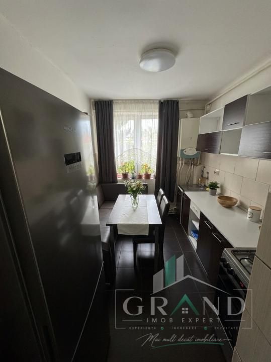 Ap 2 camere | balcon – zona semicentrală / Piața Abator – fotografia 3 din 17