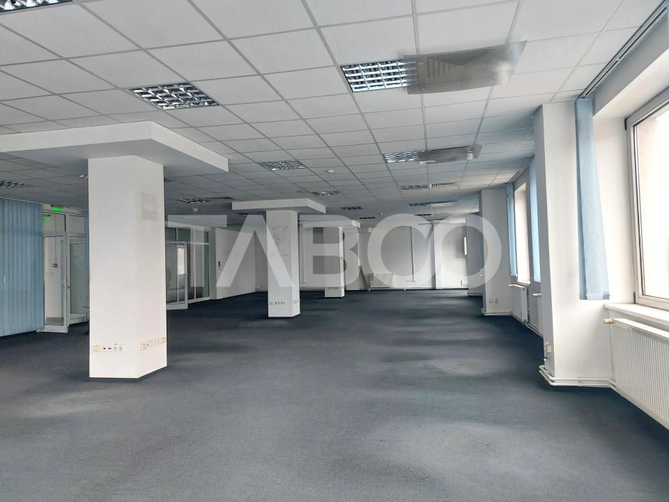 Spatiu de birouri 275 mp 3 camere etaj 1 autorizat ISU Sibiu – fotografia 3 din 11