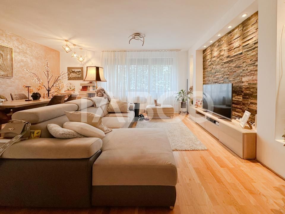 Apartament cu 3 camere de vanzare 113 mp garaj boxa Andrei Muresanu – fotografia 1 din 9