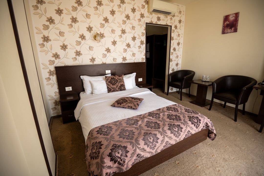 Hotel Miky Arad de vanzare | Investitie cu utilizari multiple | 42 camere cazare – fotografia 23 din 66