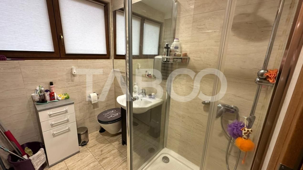 Casa cu acces auto cu 2 apartamente separate garaj  Piata Cluj Sibiu – fotografia 7 din 19