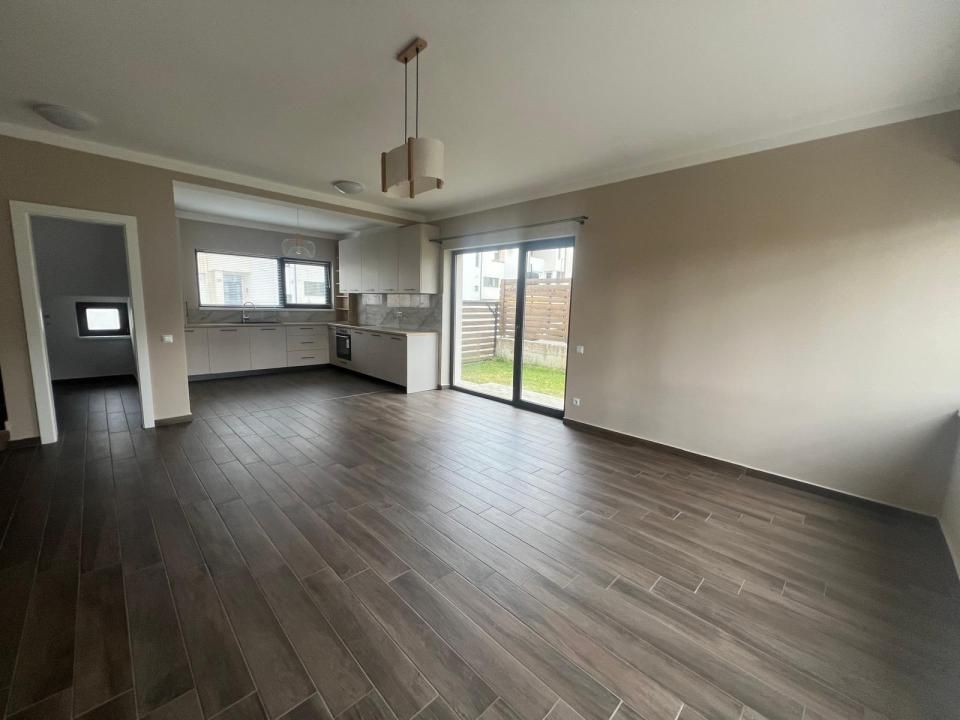 Casa individuala 4 camere, 139 mp, teren 450mp-Dezmir – fotografia 2 din 9