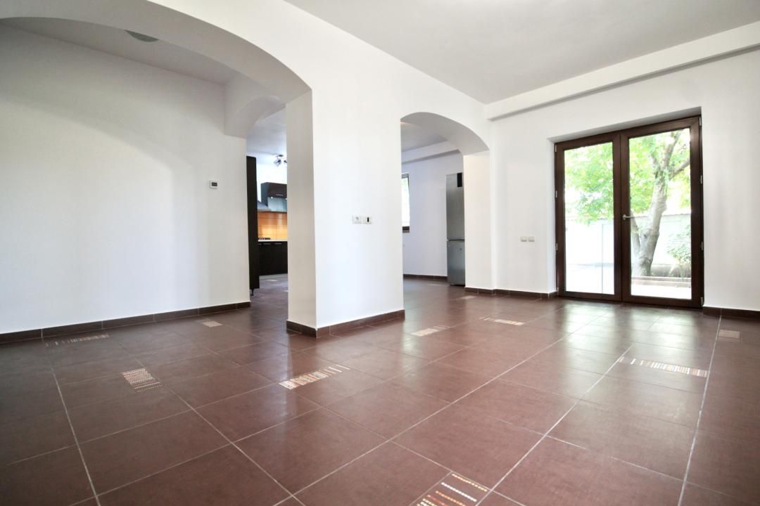 PRELUNGIREA GHENCEA-LIDL, APARTAMENT IN VILA 2010, CURTE 300 MP SI PARCARE! – fotografia 6 din 34