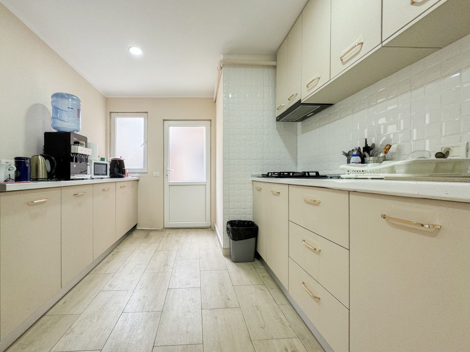 Pensiune de vanzare Costinesti, 26 camere duble, complet functionala – fotografia 7 din 28