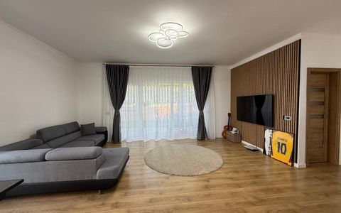 Duplex de vanzare de 120 mp , teren 300 mp zona Vivo