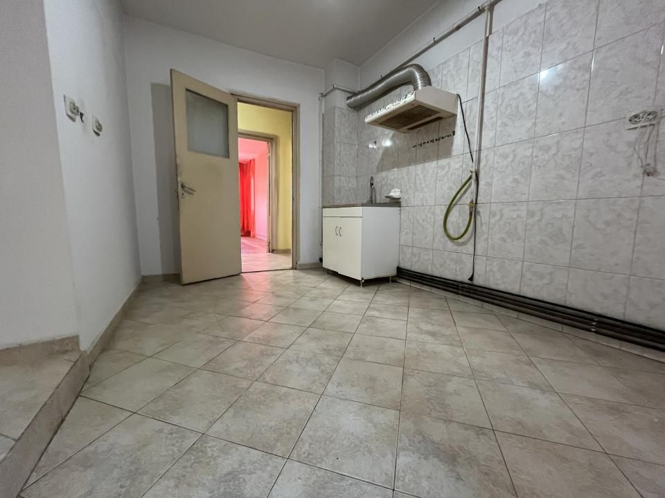 COMISION 0% Apartament 3 camere dec 2 băi etajul 3 central Gaesti – fotografia 6 din 19