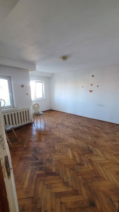 Apartament cu 2 Camere, Decomandat, Boxă la subsol, etaj 1, 2 balcoane – fotografia 5 din 6