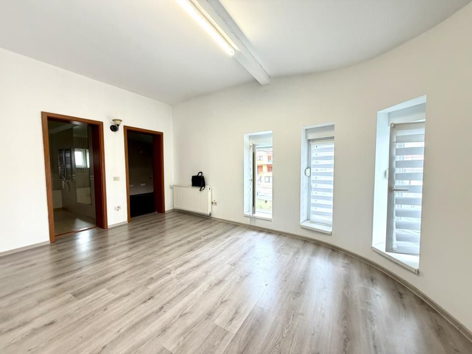 Spatiu comercial de vanzare, 81 mp utili, locatie buna - Dumbravita – fotografia 1 din 9