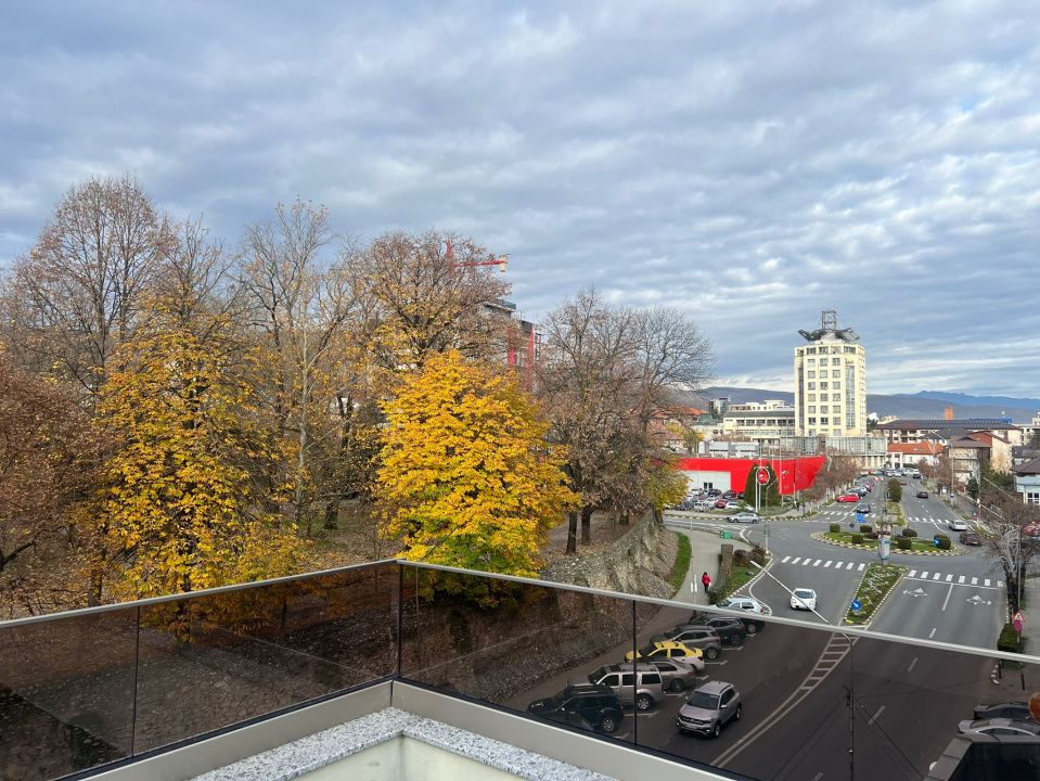 Apartament tip penthouse 2 camere, ultracentral,terasa 25mp-Ramnicu Valcea – fotografia 1 din 9
