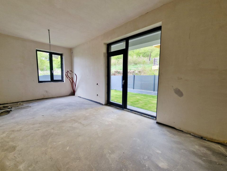 Casa exclusivista cu terasa si vedere panoramica – fotografia 16 din 27
