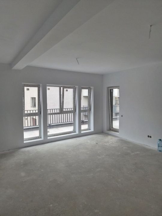 Apartament de vanzare 2 camere decomandat si terasa de 30 mp, zona Tineretului! – fotografia 1 din 10
