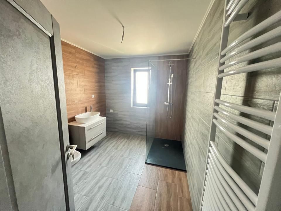 Apartament-4 Camere-Decomandat-Mobilat-Utilat-Parcare-etaj 1-Izvor-Tarlungeni – fotografia 12 din 14