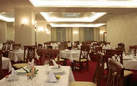 Hotel de 4 **** de vanzare ultracentral in Oradea, Bihor, Romania