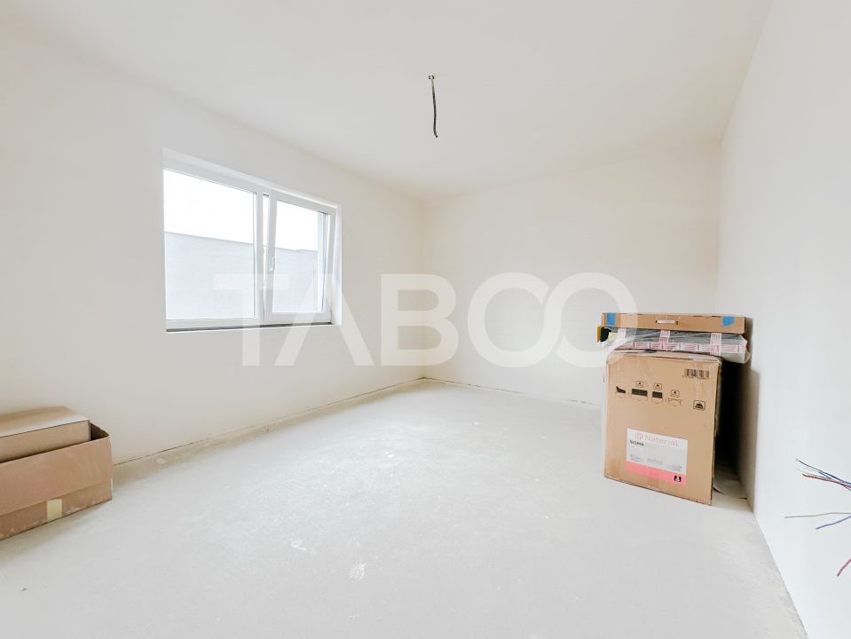 Apartament cu 3 camere semifinisat bloc nou de vanzare in Centru – fotografia 1 din 7