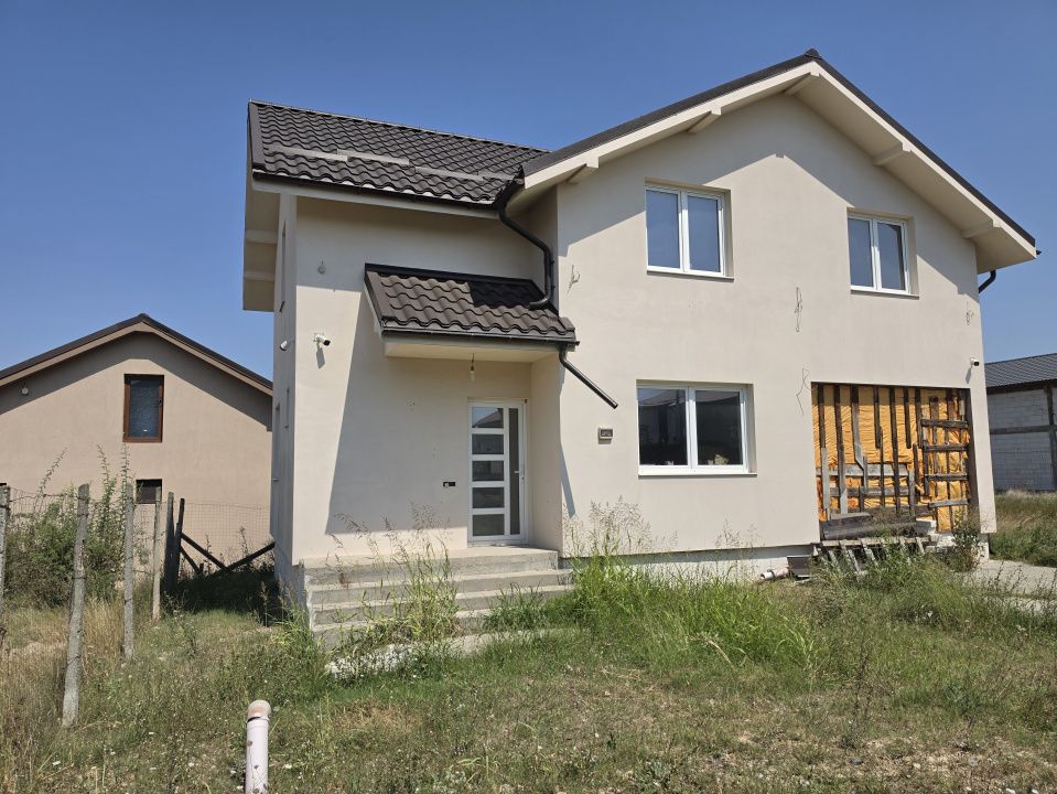 Oportunitate! Vila P+M inalta, garaj, Valu lui Traian! – fotografia 1 din 12