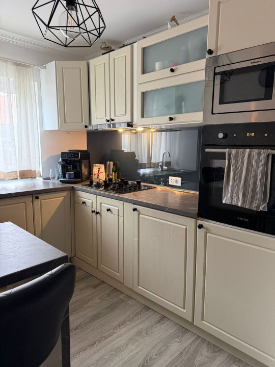 Apartament 3 camere 65mp , complet mobilat si utilat - zona Aurel vlaicu – fotografia 2 din 13
