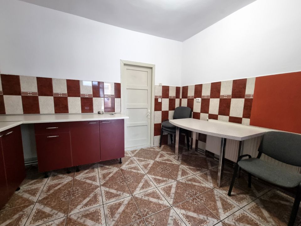 Spatiu de birouri cu 3 locuri de parcare, cartier Intre Lacuri – fotografia 10 din 11