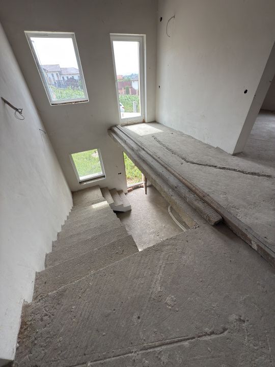 Casă individuală de vânzare – 160 mp utili, la intrare în Chinteni – fotografia 1 din 7