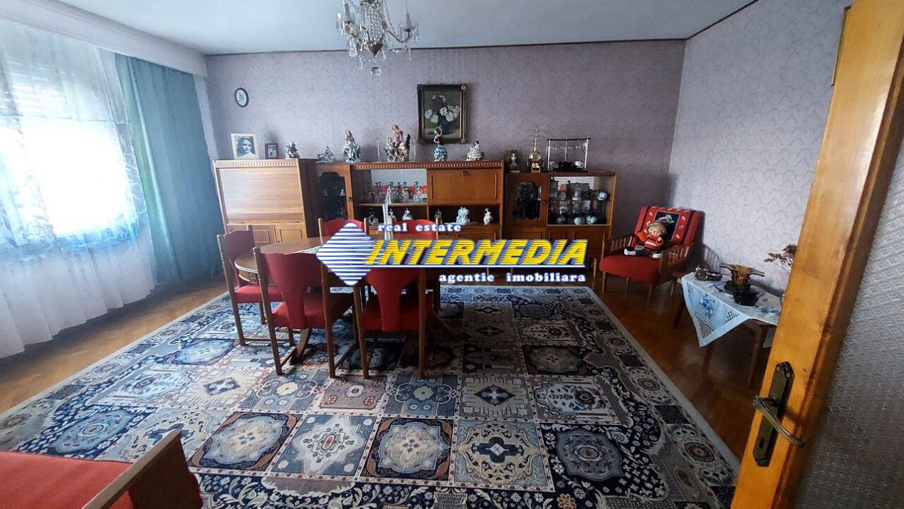 Casa de vanzare cu 5 camere in cartier Cetate Alba Iulia finisata D+P+E – fotografia 12 din 15