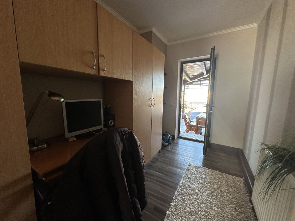 Casa individuală cu 9 camere, 1600 mp teren, 300 mp utili - Sanandrei – fotografia 10 din 18