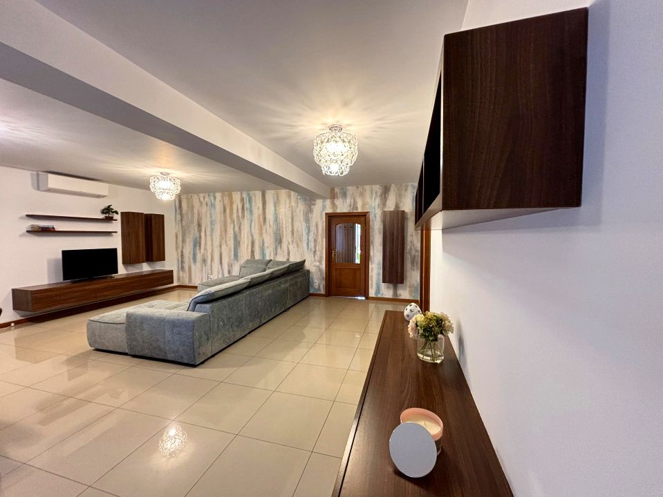 Casă elegantă, 203 mp utili + 500 mp teren - Pictor Brana, Şelimbăr, Sibiu – fotografia 4 din 28