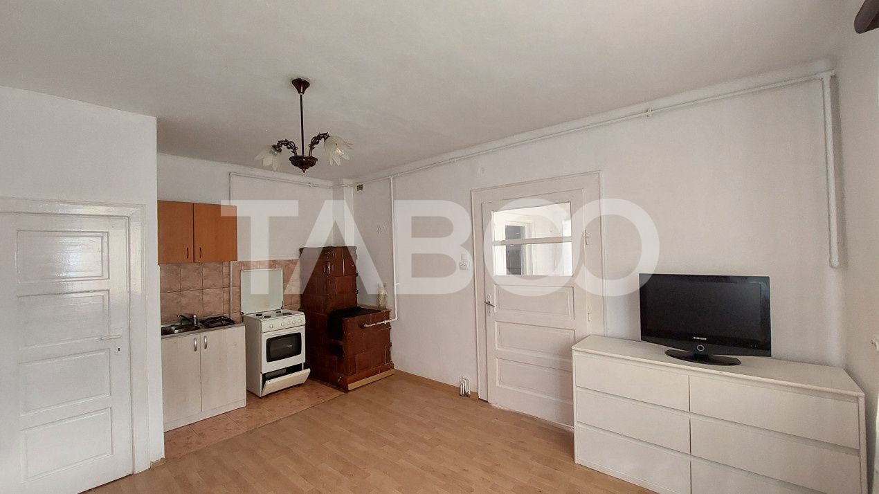 Apartament la casa de vanzare 2 camere curte 140 mp zona Turnisor – fotografia 5 din 8