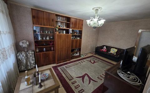 Vanzare 3 camere Titan Auchan