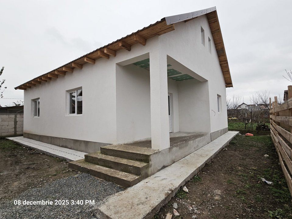 Casa in zona centrala a loc. Lumina, comision 0% – fotografia 1 din 8