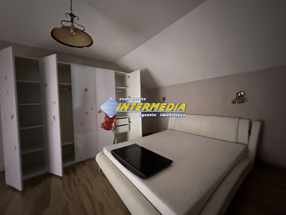 Proprietate 2 case curte pavata Teren 700 mp Hotel CETATE gard utilitati – fotografia 5 din 28