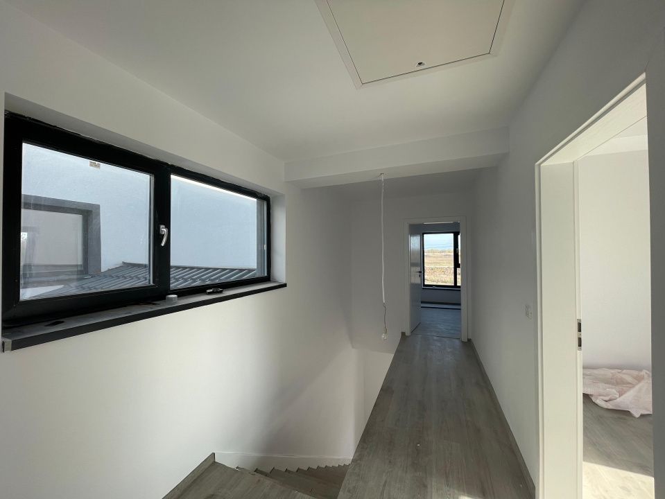 Duplex 3 camere separat prin baie Mosnita Noua – fotografia 7 din 12