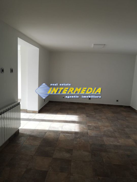 Spatiu comercial 40 mp finisat de inchiriat in Cetate – fotografia 16 din 19